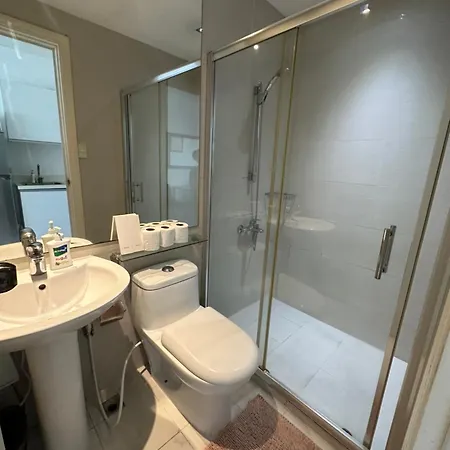 Bright Studio In Gramercy Residences Condo